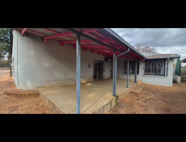 FARM FOR SALE IN RASLOUW AH